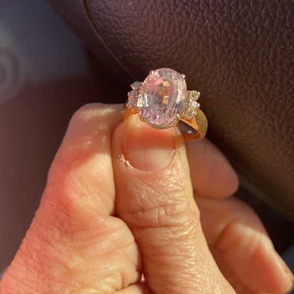 EYE CATCHING 5.60ct light pink kunzite ring w/three .25k diamonds l/r - Picture 3 of 4